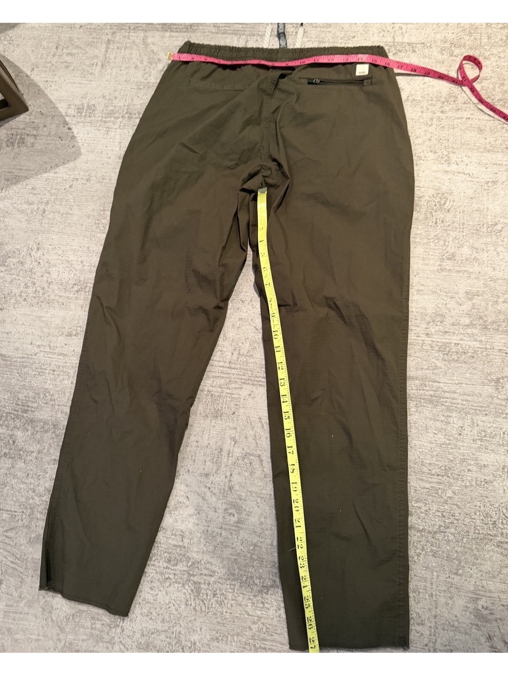 NWOT VUORI Women’s Ripstop Jogger Pants drawstring waist Olive green M - Picture 3 of 5